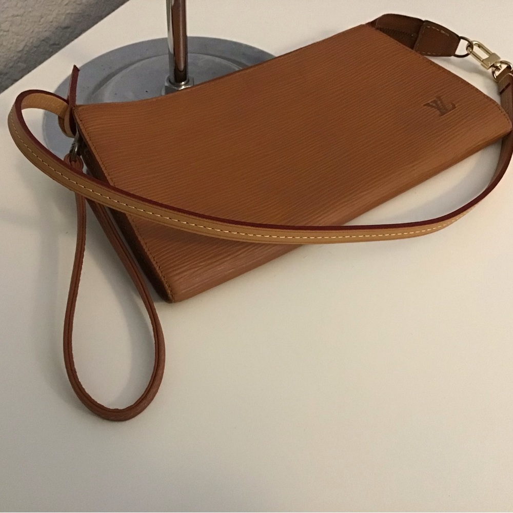 Louis Vuitton Epi Accessories Pouch - Picture 5 of 9